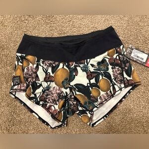 NWT Oiselle Roga Toolbelt Shorts